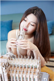 女邻居丰满的奶水在线观看